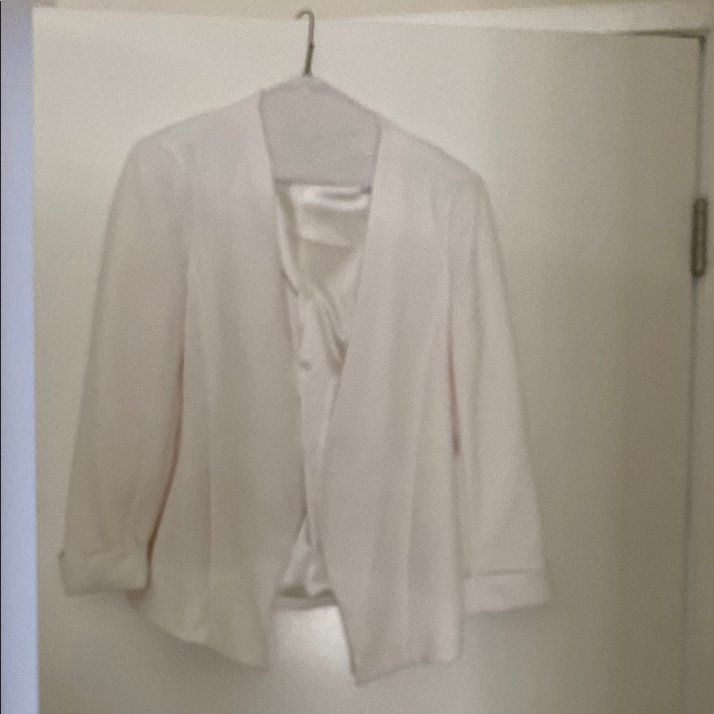 Philosophy White Blazer with Open Front and Collarless Design